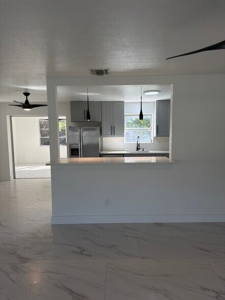 Building Photo - 1184 Milano Dr