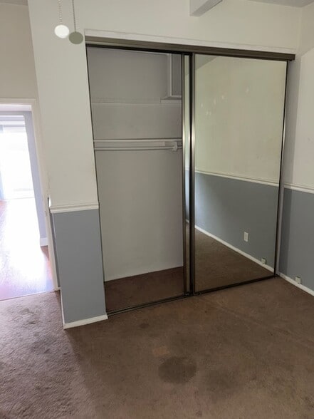 Building Photo - 1534 Manhattan Beach Blvd