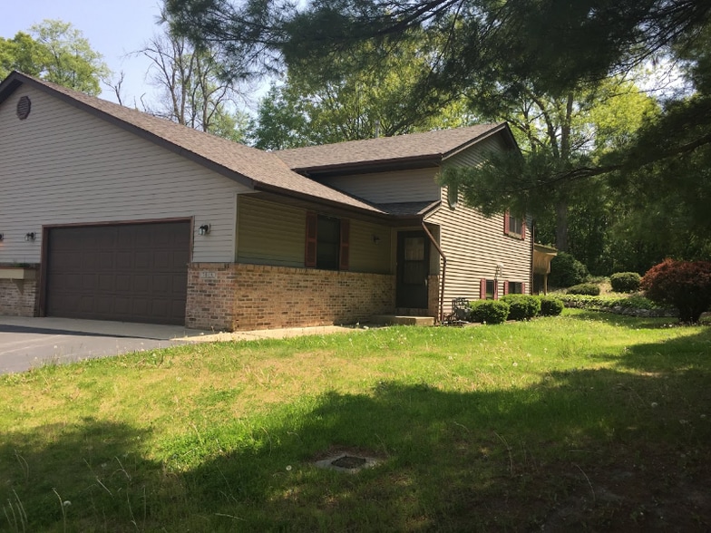 Building Photo - 701 Mink Ranch Rd