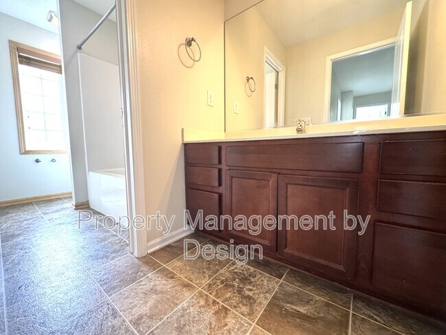 Building Photo - 8580 Rock Dr