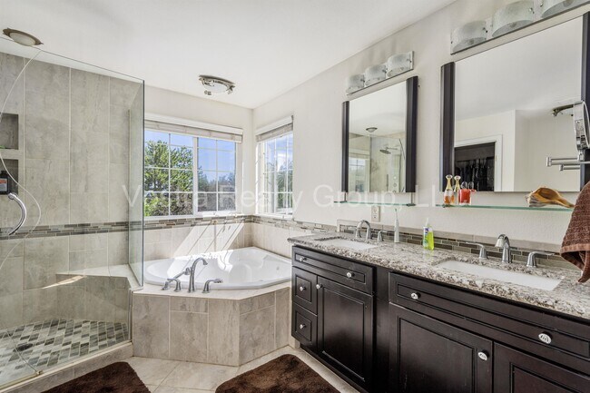 Building Photo - 2157 Maples Pl