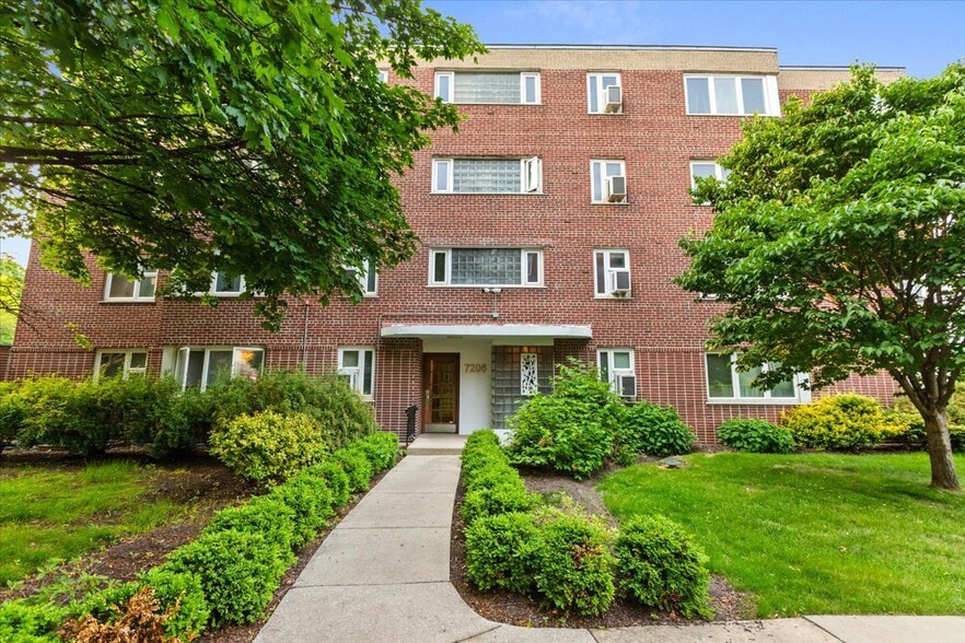 Primary Photo - 7206 Oak Ave