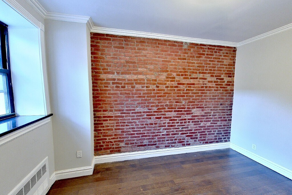 Building Photo - 939 2nd Ave