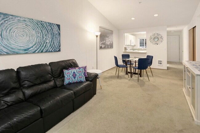 Building Photo - 23321 Cedar Way