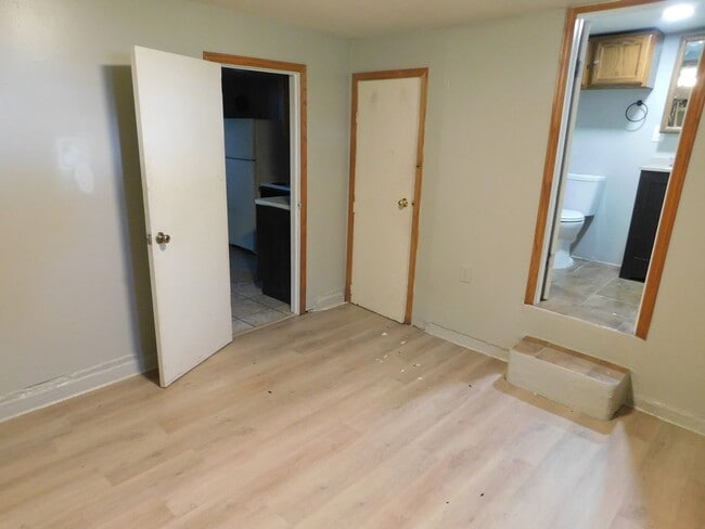 Building Photo - Recently updated 1 bedroom apartment in Wi...