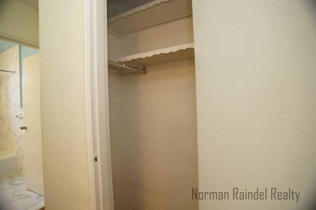 Building Photo - 1745 E 12th St