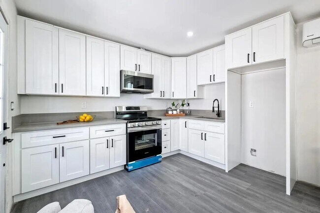 Primary Photo - Imperial Beach