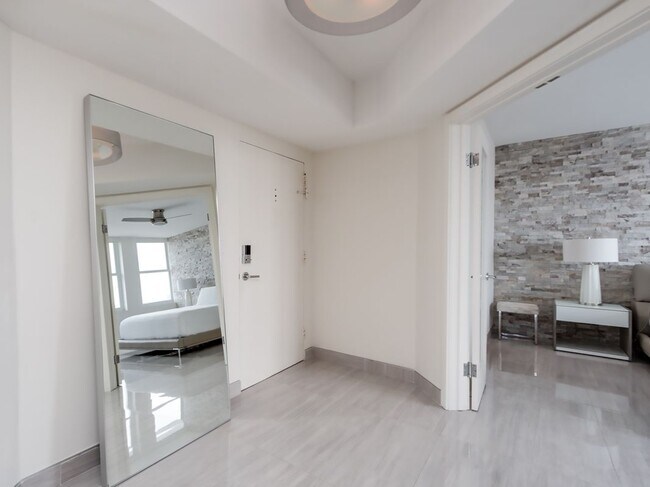 Building Photo - 888 Intracoastal Dr