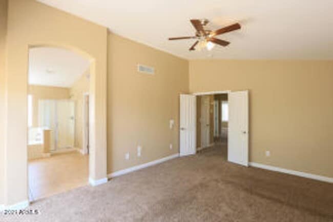 Building Photo - 5 bedroom 3 full bath