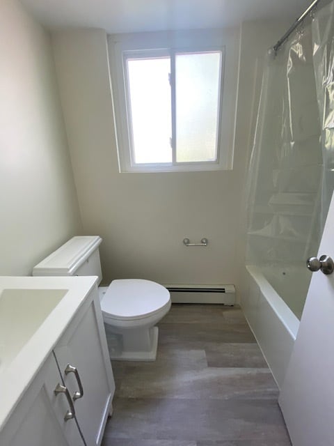 Bath - 219 Brookridge Ct