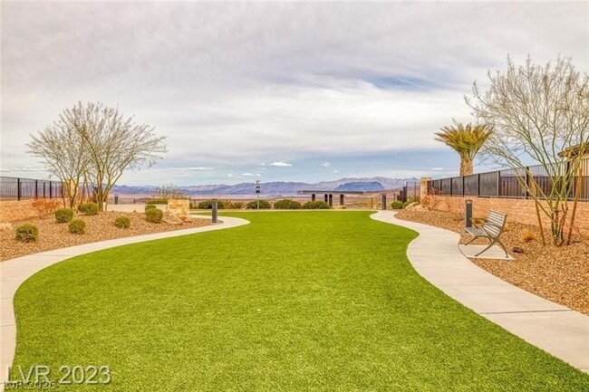 Building Photo - 10 Sun Lily Ln