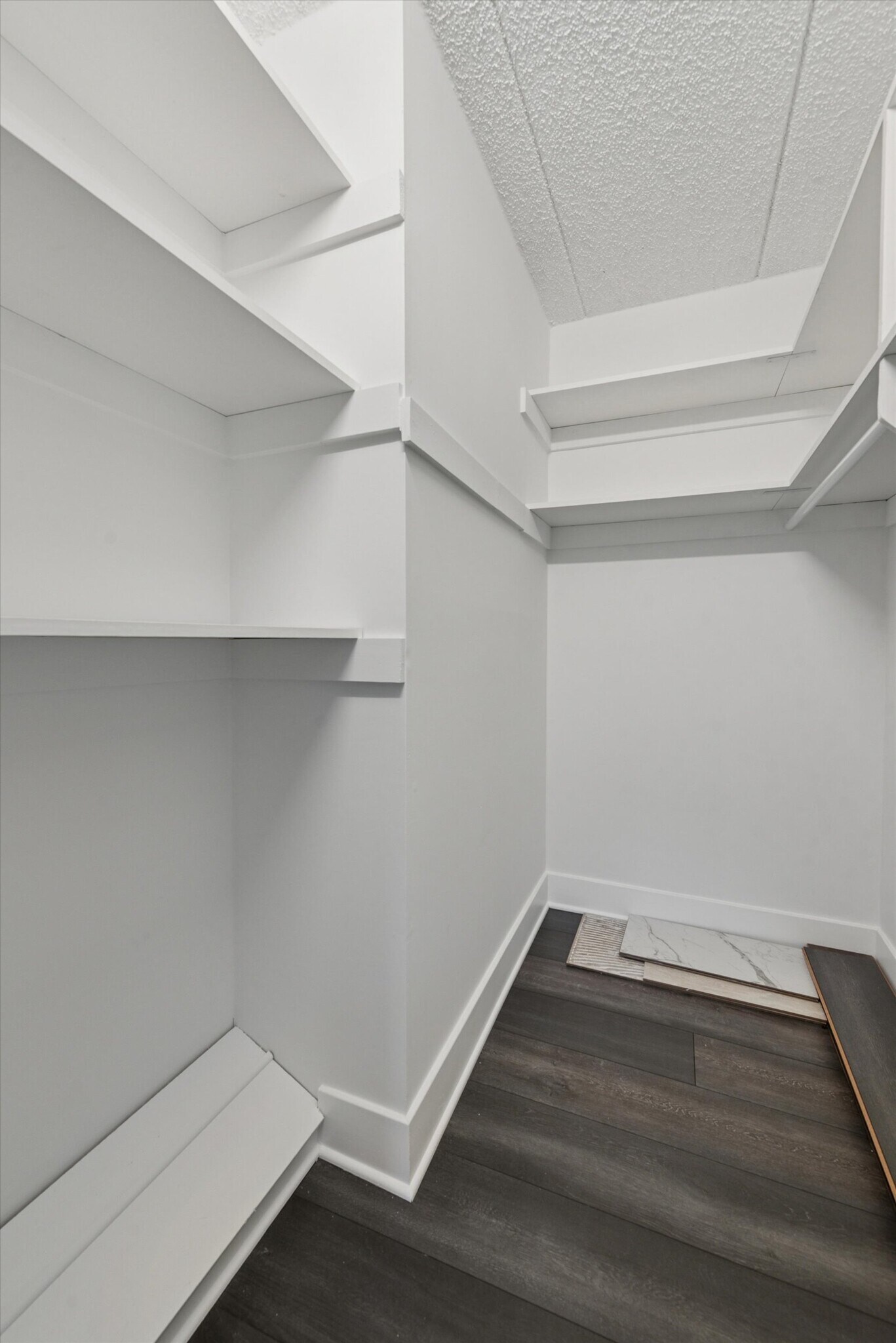 Building Photo - 40 Le Forge Ct