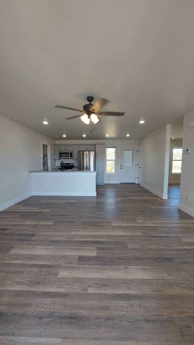 Building Photo - 517 Eagle St