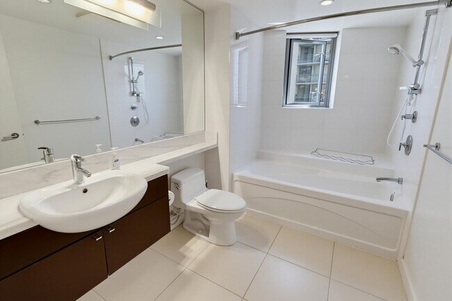 Building Photo - Skyline Views & Sophisticated Corner Living at Aria in Cortez Hill