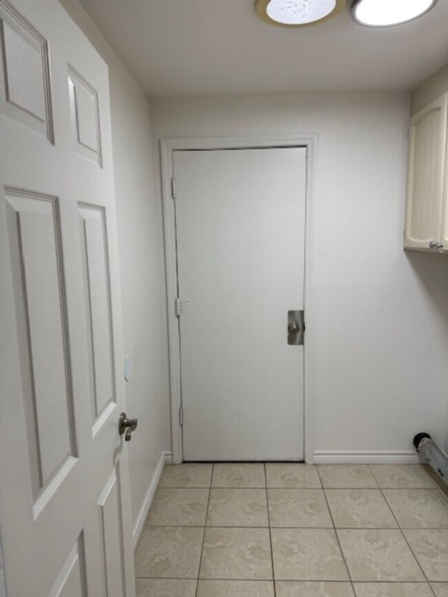 Building Photo - COMING SOON!!  REMODELED 3 BEDROOM HOME / LARGE FENCED YARD