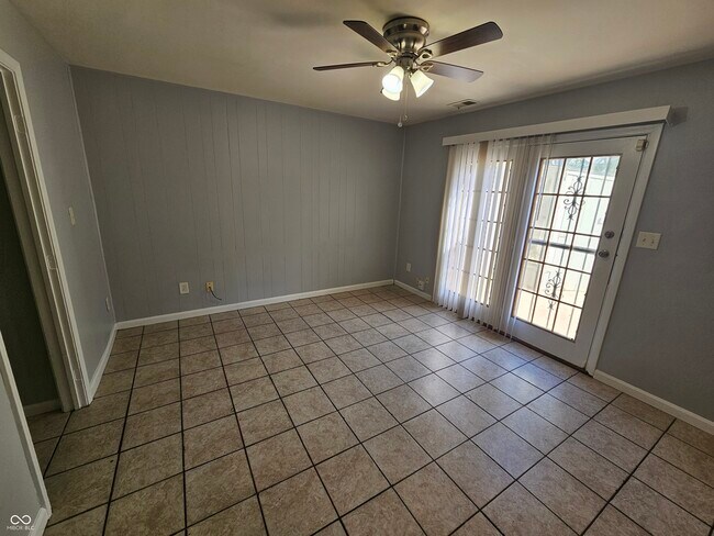 Building Photo - 6314 Commons Dr