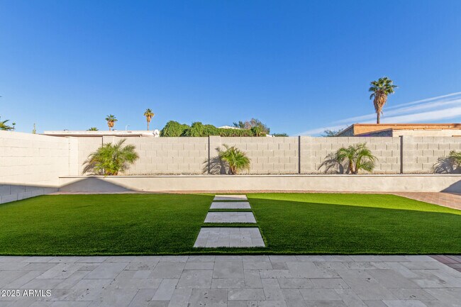 Building Photo - 4107 N 106th Ave