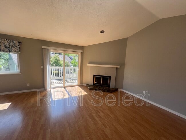 Building Photo - 159 Valley Oak Dr