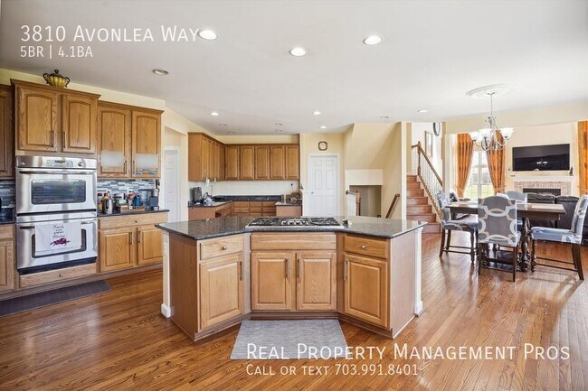 Building Photo - Gated Community, 10 Acres
