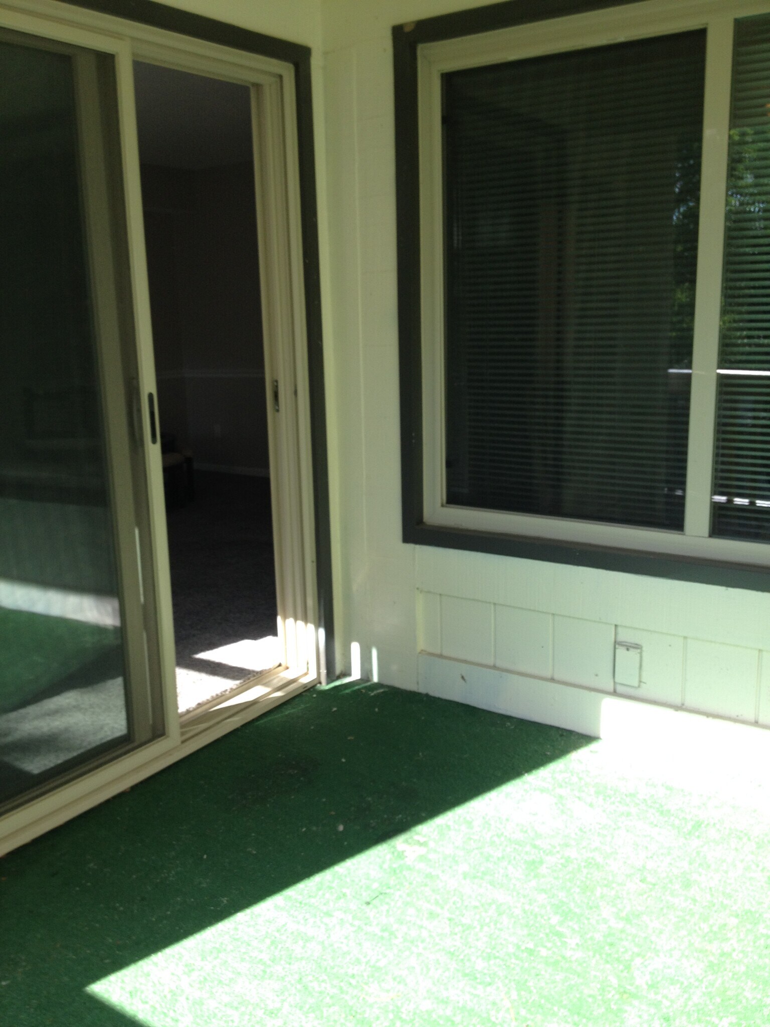 Building Photo - 1477 Cliff Ct