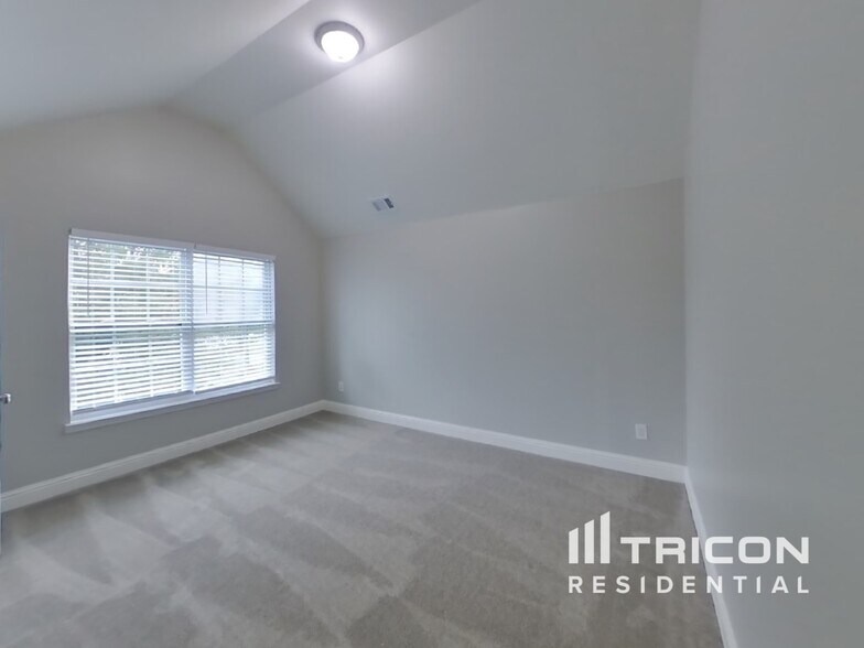 Building Photo - 821 Monroe Ct