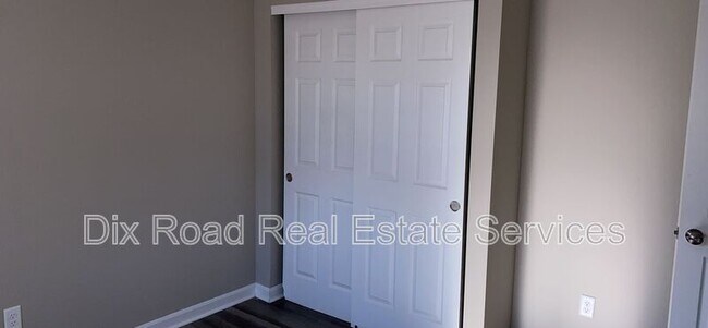 Building Photo - 806 Prescot Cir