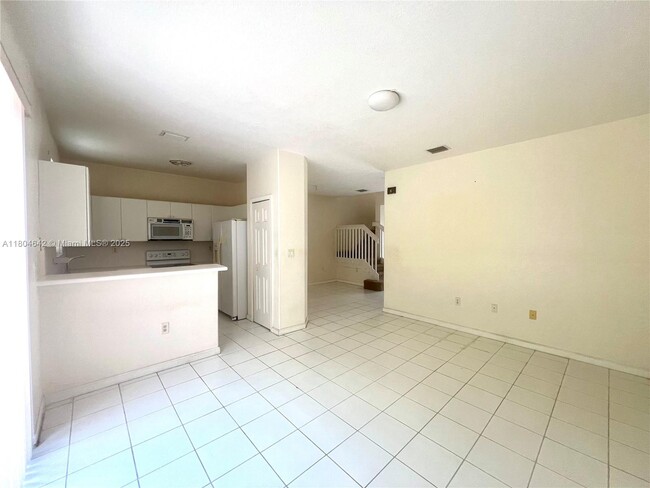 Building Photo - 1429 SE 24th Ct