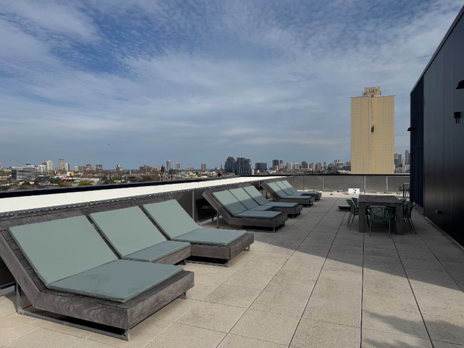 Building Photo - 1601 W Division St