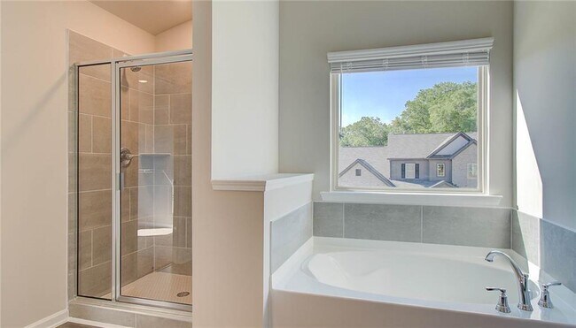 Building Photo - 212 Eleanora Way