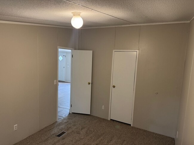 Building Photo - 5525 Mimosa St
