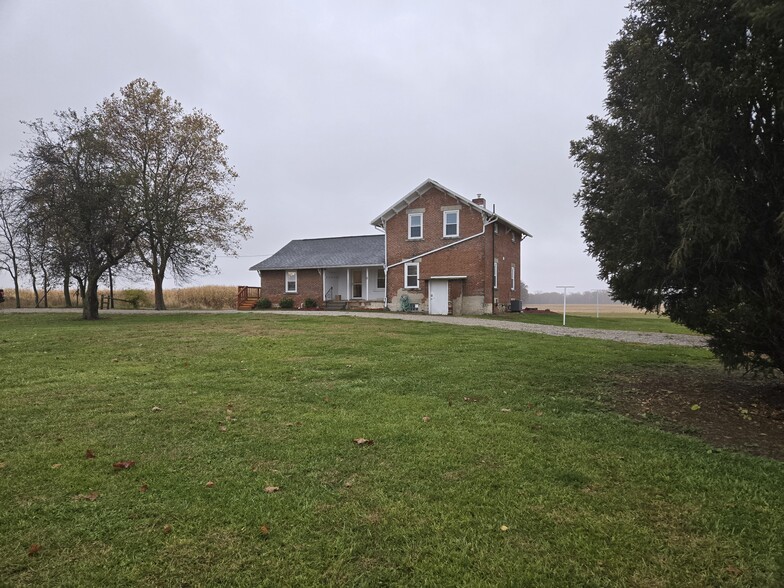 Building Photo - 900 Thomas Rd