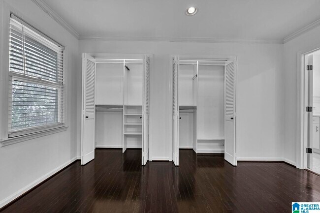 Building Photo - 25 The Falls Dr