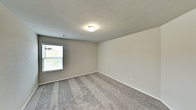 Building Photo - Nice 3 Bed 2 Bath Home in Yukon Schools