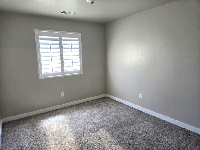 Building Photo - 528 Fox Chase Dr