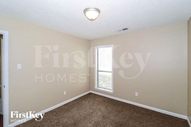 Building Photo - 970 Hawkview Dr