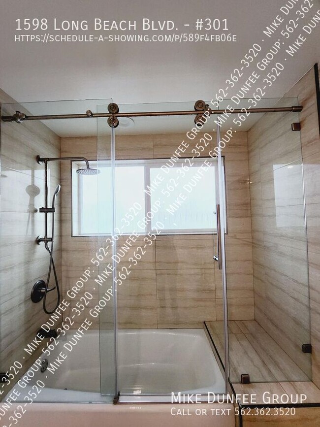 Building Photo - Unfurnished Contemporary One Bedroom, One ...