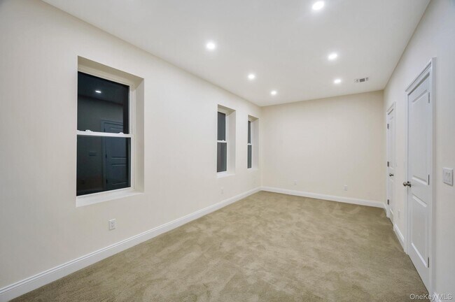 Building Photo - 41-06 25th Ave