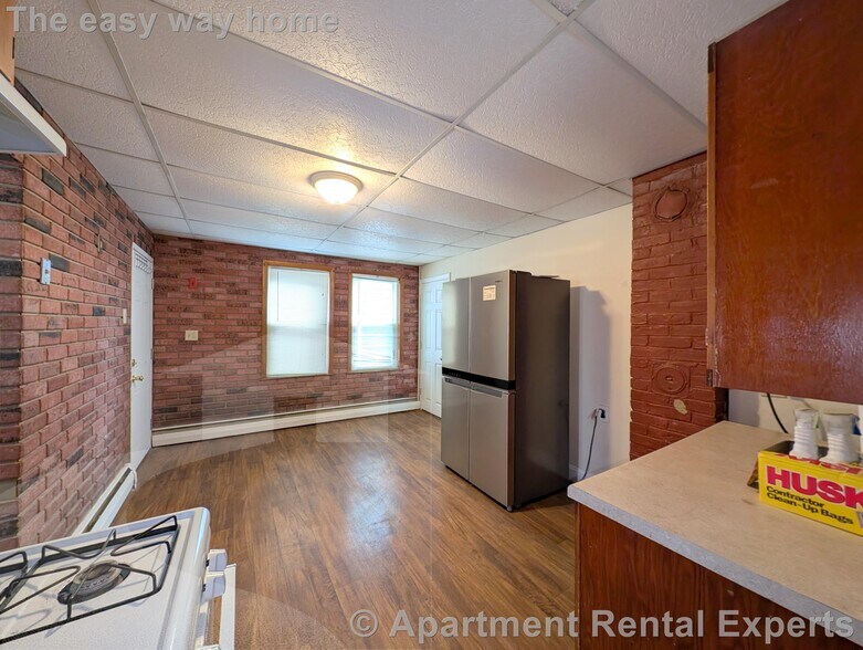 Building Photo - 9 Lowell Terrace