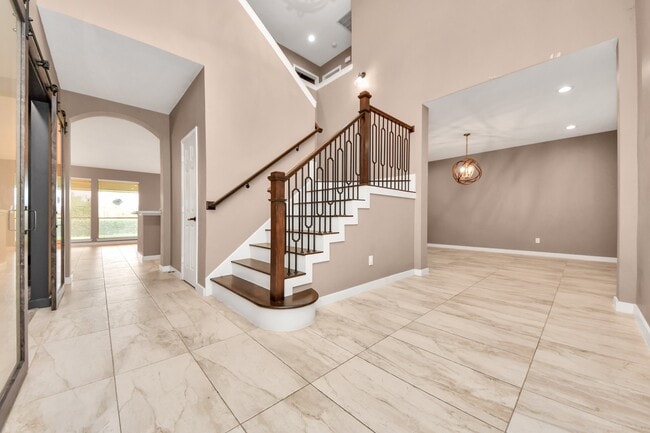 Building Photo - 3210 Shadowwalk Dr