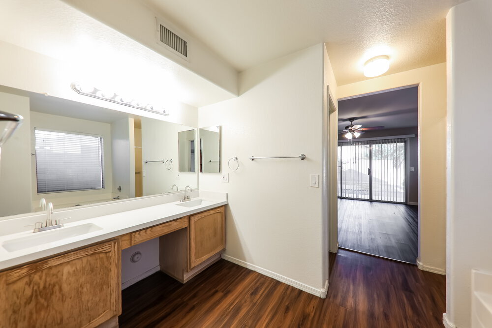 Building Photo - 11020 N 59th Dr