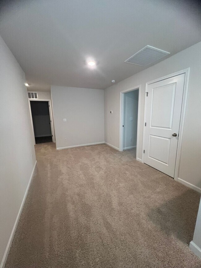 Building Photo - NEW CONTRUCTION!  Available for Immediate Move in!