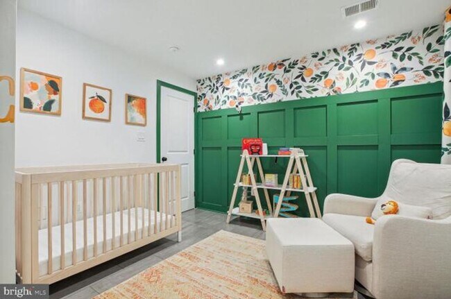 Building Photo - Available Now! Two Bed // Two Bath in Ecki...
