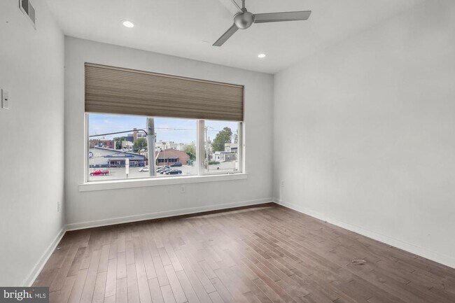 Building Photo - 2137 E Lehigh Ave
