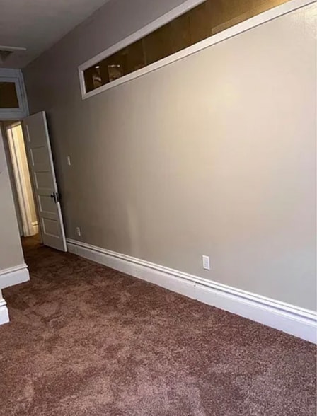 Building Photo - 146 Gooding St