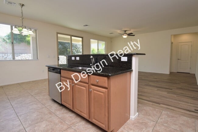 Building Photo - Immaculate Willow Ridge 4 Bedroom 2 Bath