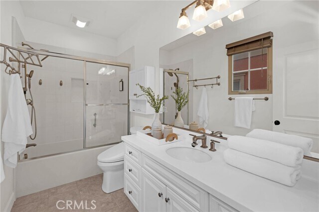 Building Photo - 67 Livia