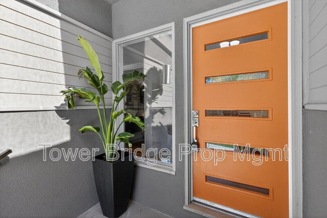 Building Photo - 3937 Orangewood Dr