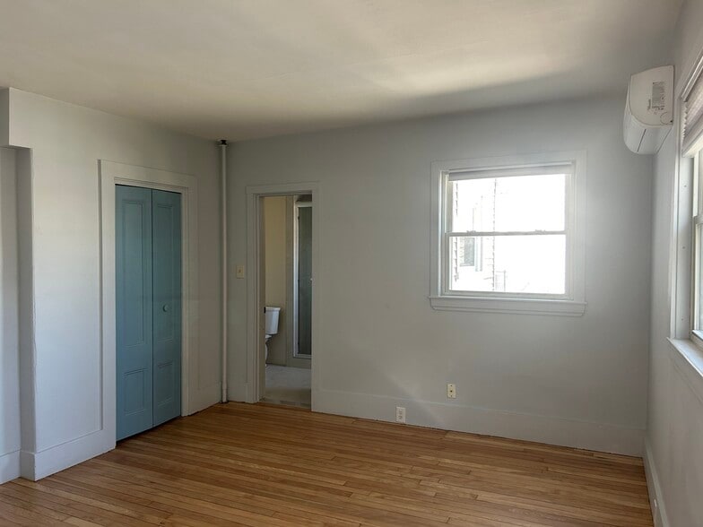 Building Photo - 11 Playstead Rd