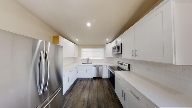 Building Photo - 5216 College Gardens Ct