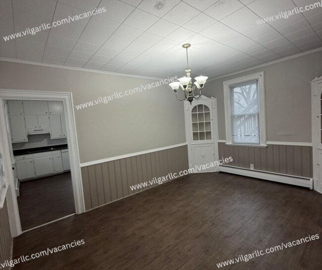 Building Photo - 136 Matteson St